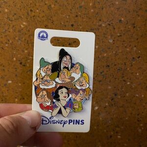 New Disney Parks - Snow White, Seven Dwarfs, & Evil Queen Cluster OE Pin BNWT